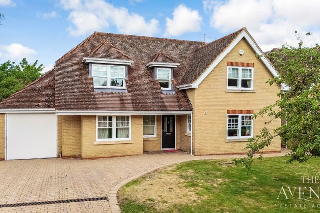 5 bed detached house