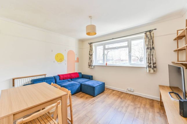 Hartington Road, Stockwell, London, SW8 2 bed flat for sale
