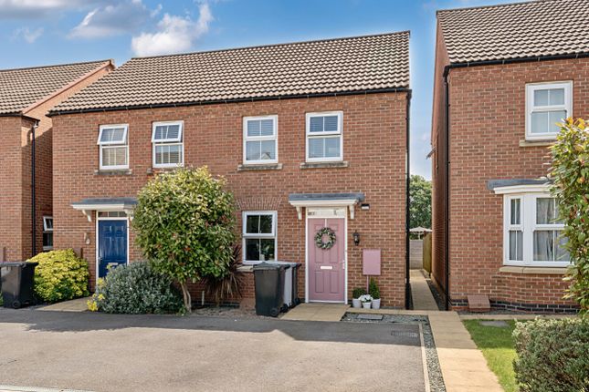 2 bedroom semi-detached house for sale
