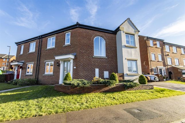 Southdown Close, Doe Lea, Chesterfield 3 bed semi