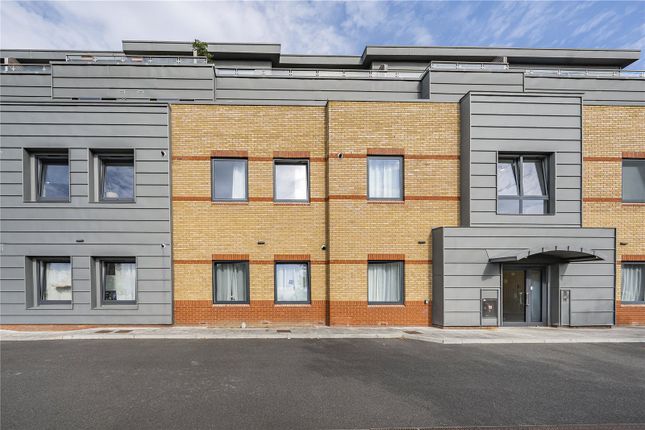St. Johns Road, Isleworth 1 bed apartment for sale