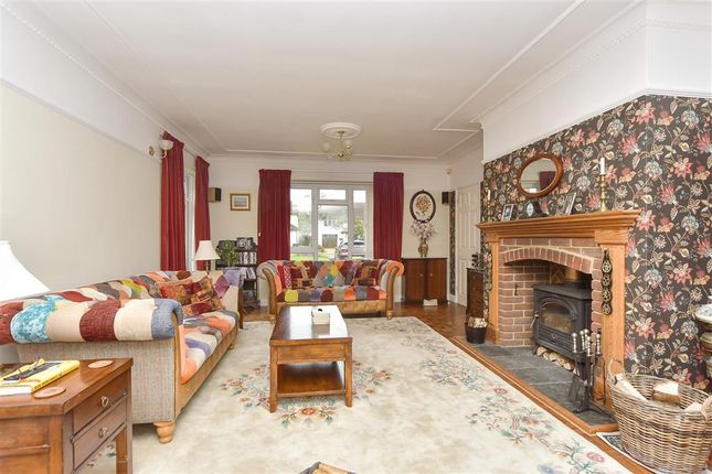 4 bed detached house