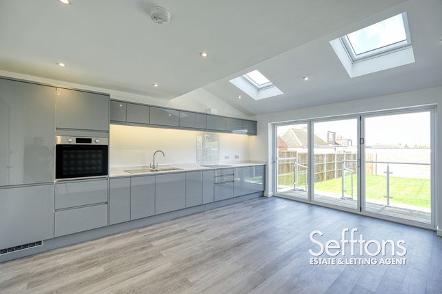 Hillcrest Road, Norwich, Norfolk 2 bed detached house for sale