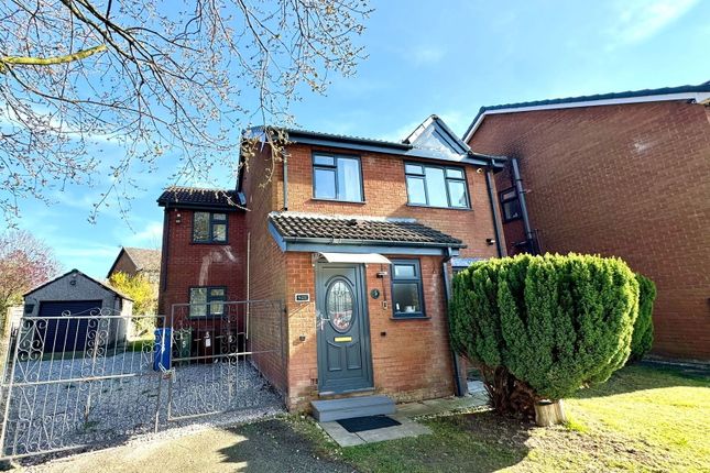 4 bed detached house