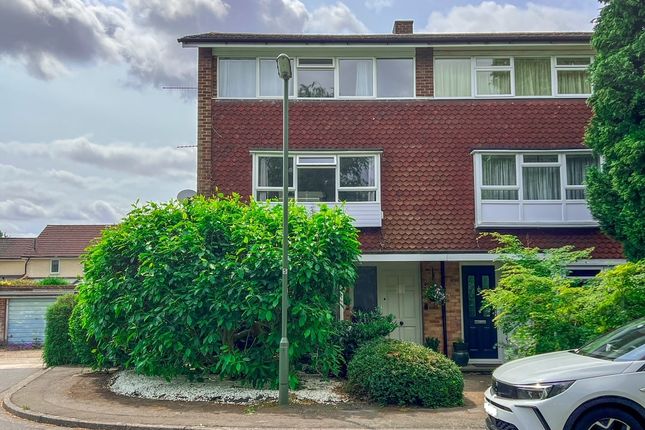 3 bedroom maisonette for sale