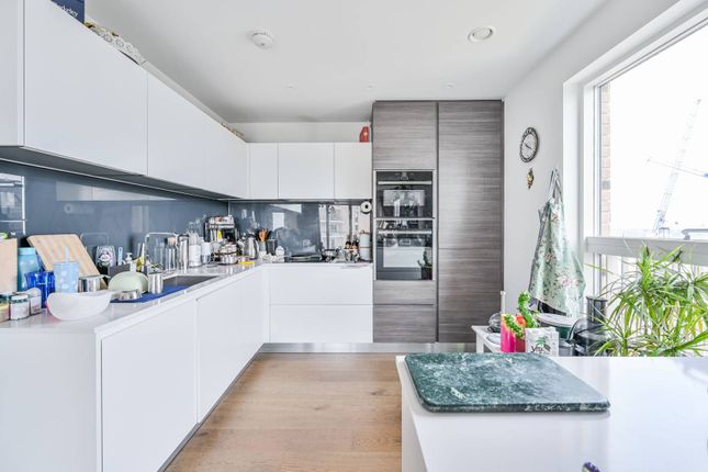 Kidbrooke Park Road, Kidbrooke... 2 bed flat for sale