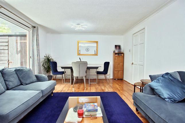 Byron Avenue, Borehamwood 3 bed end of terrace house for sale