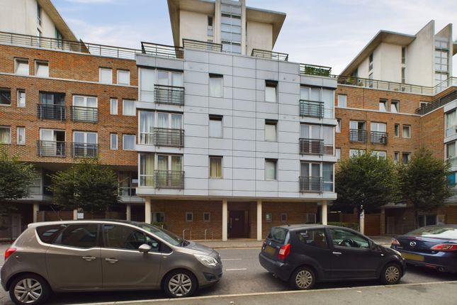 Cross Street, Portsmouth PO1 1 bed flat for sale