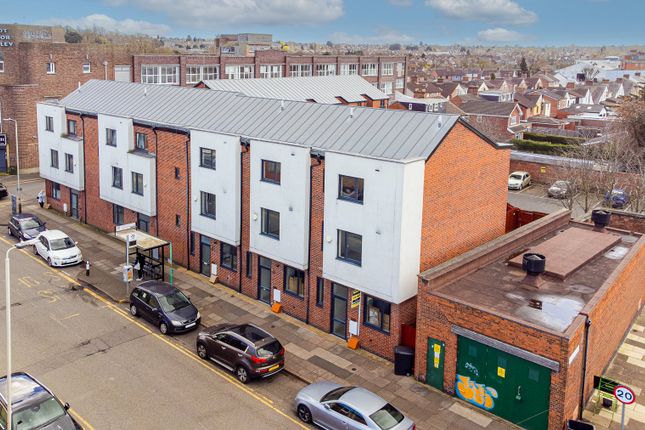 Leicester LE5 4 bed terraced house for sale