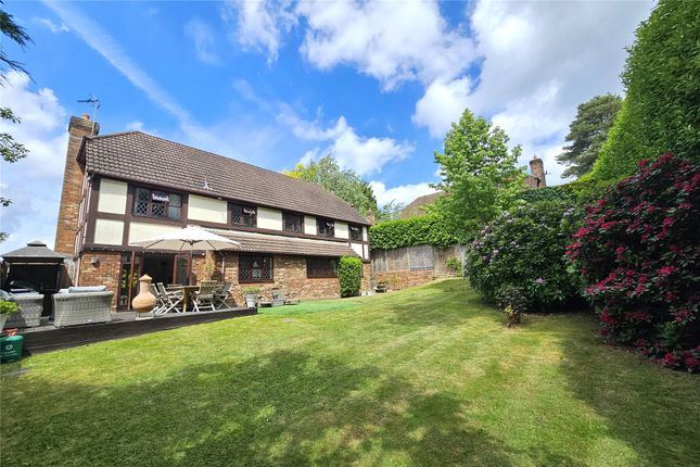 Caerleon Close, Surrey GU26 5 bed detached house for sale