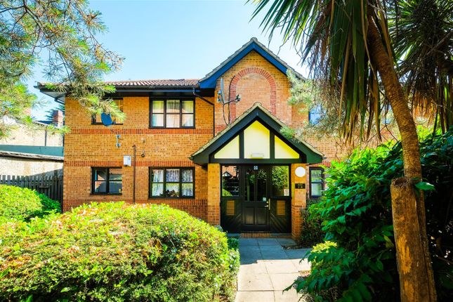 Chamberlain Place, Walthamstow 1 bed apartment for sale