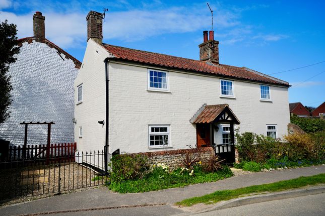 Walcott Road, Bacton, NR12 3 bed cottage for sale