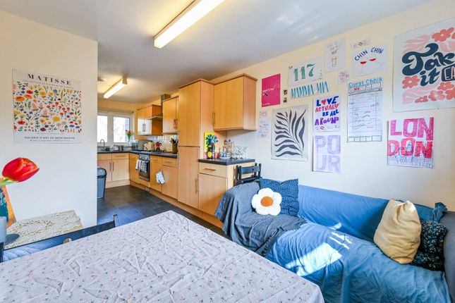 Hungerford Road, Hillmarton... 3 bed maisonette for sale