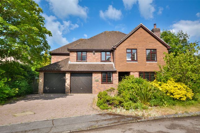 5 bed detached house