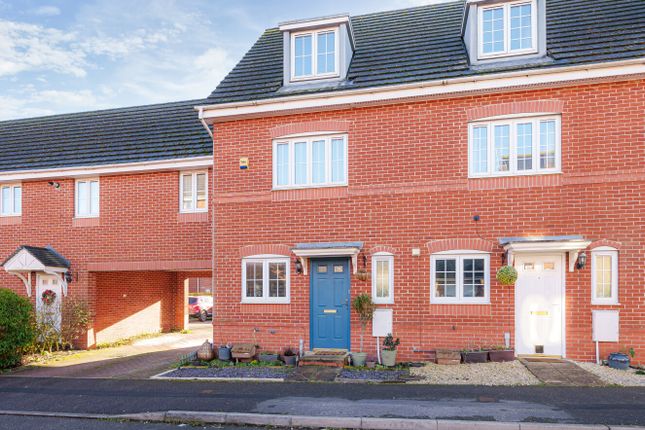 3 bed detached house