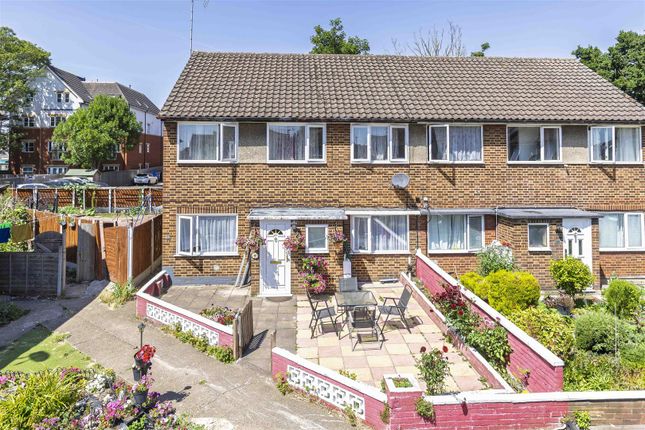 Eagle Close, Enfield 2 bed maisonette for sale