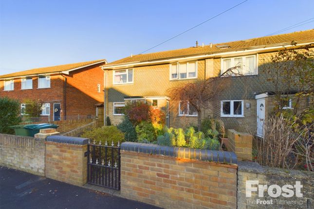 Ashford Crescent, Ashford, Surrey, TW15 2 bed terraced house for sale