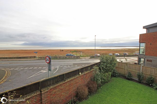 4 bed detached house