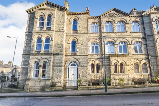 Victoria Road, Bradford BD18 2 bed apartment for sale