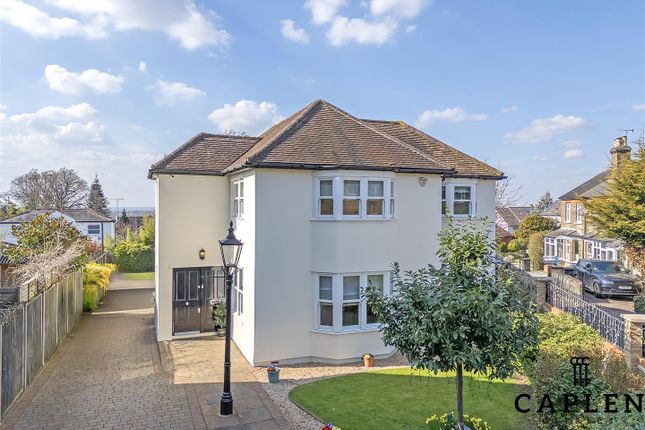 4 bed detached house