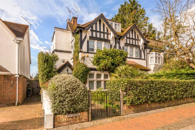 Akehurst Street, London 3 bed flat for sale