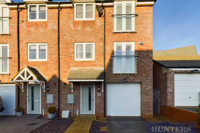 Howgate Drive, Eastfield, Scarborough 3 bed semi