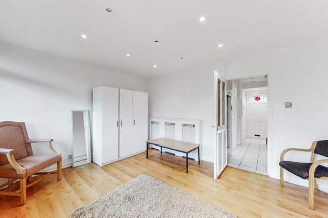 Pelter Street, London E2 2 bed maisonette for sale