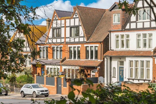 5 bedroom semi-detached house for sale