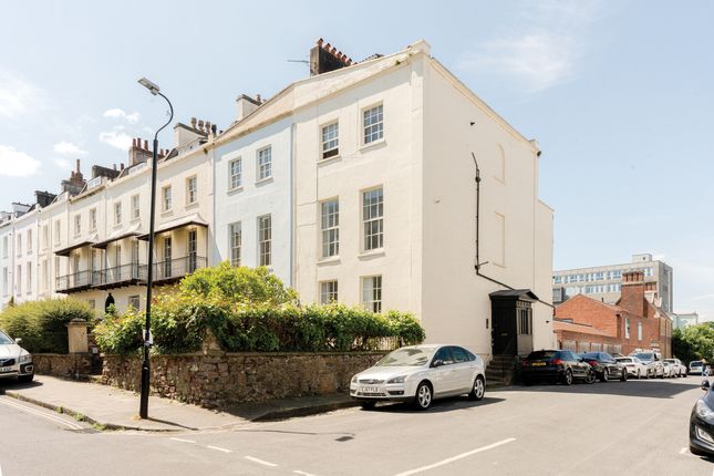 Bristol BS8 1 bed flat for sale
