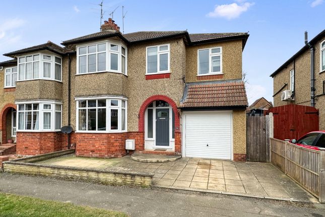 Lynton Avenue, Northampton NN2 4 bed semi