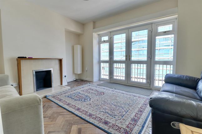 2 bed flat
