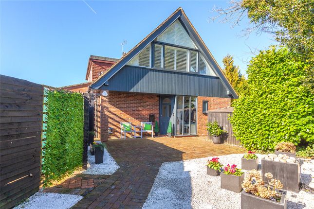 Blakes Road, Berkshire RG10 4 bed detached house for sale