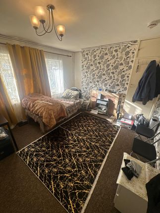 London, E17 1 bed flat for sale