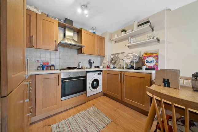 London E3 2 bed flat for sale