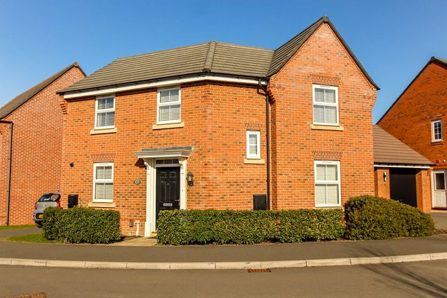 Packwood Crescent, Northampton NN6 3 bed detached house for sale