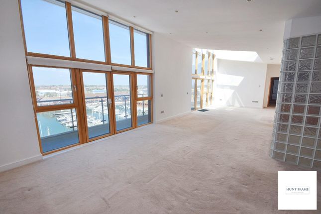 Midway Quay, Eastbourne BN23 3 bed penthouse for sale