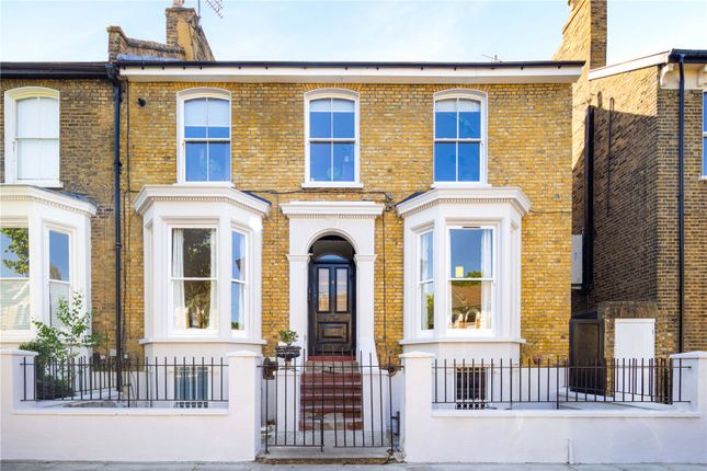 3 bedroom flat for sale