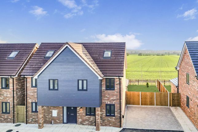 4 bed detached house