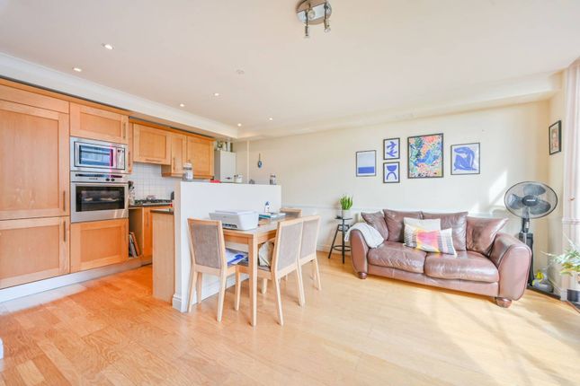 Ferry Quays, Brentford, TW8 1 bed flat for sale