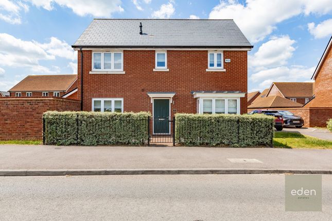 Village Road, Wouldham, ME1 3 bed detached house for sale