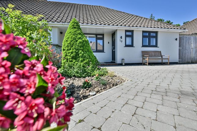 2 bedroom semi-detached bungalow for sale