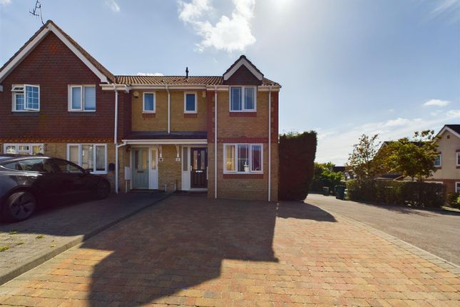 Lyon Close, Crawley RH10 2 bed end of terrace house for sale