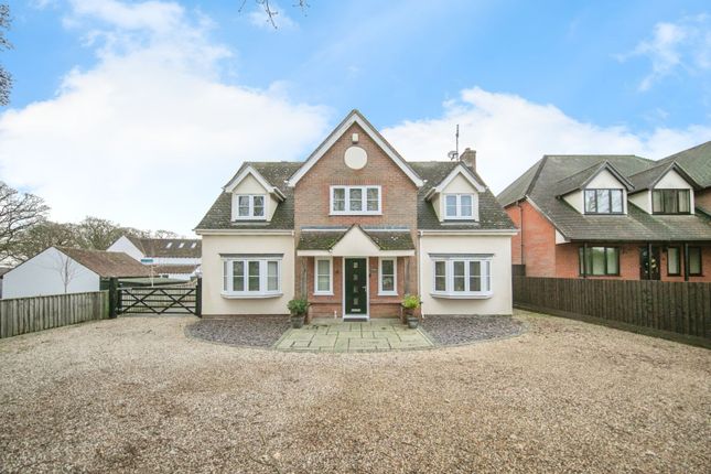 5 bed detached house