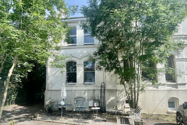 2 bed maisonette