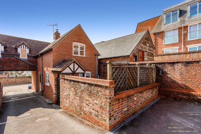 2 bedroom link detached house for sale