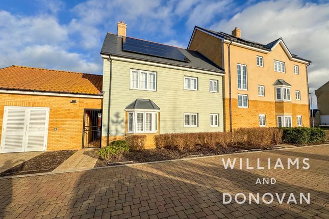 Henry Crescent, Rochford 2 bed ground floor flat for sale