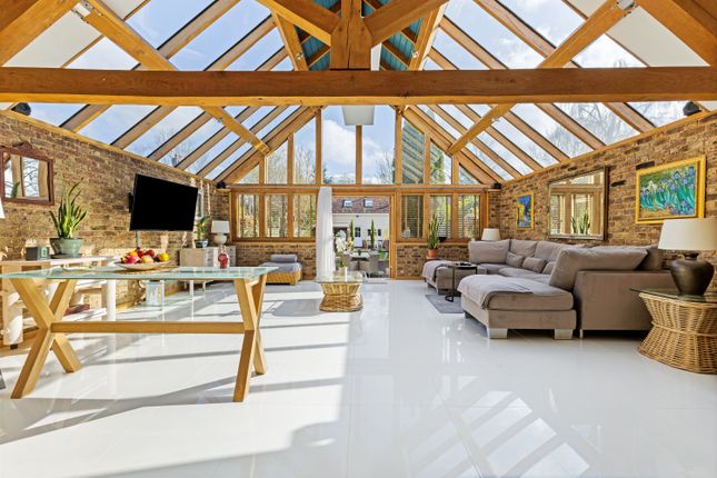 4 bed detached house