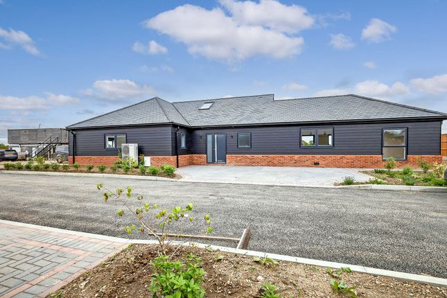 Inglefield Road, Fobbing, SS17 5 bed detached house for sale