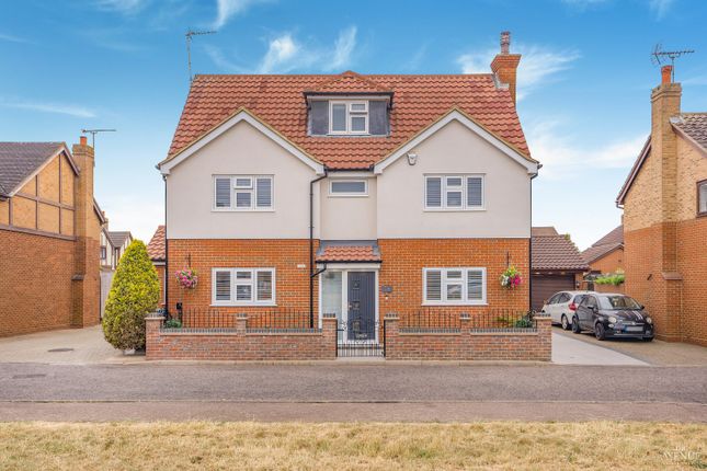 5 bed detached house