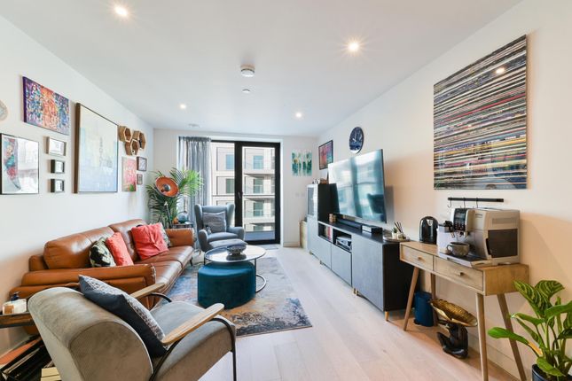 Johns Cabot House, Clipper Street... 2 bed apartment for sale